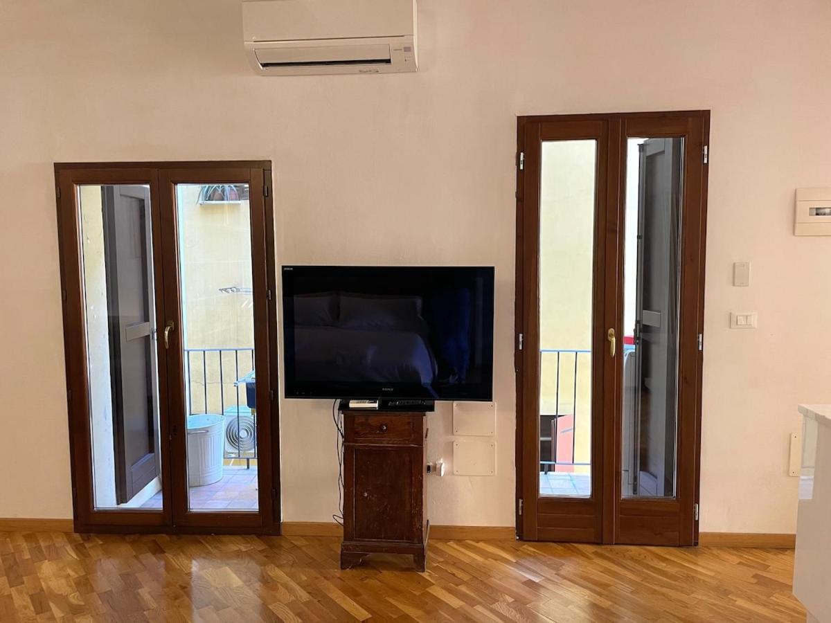 Ferienwohnung Loft Del Pratello Bologna Exterior foto